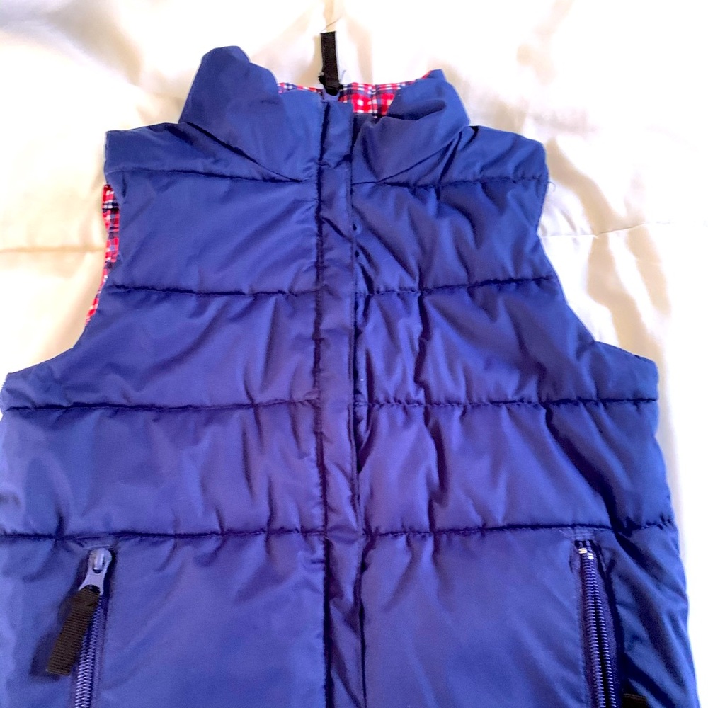 Gap Kids reversible puffer vest size 5.